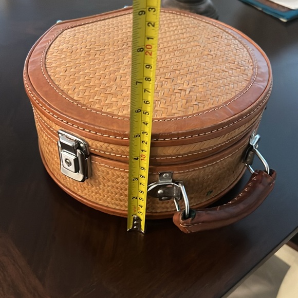 Round Woven Handbag with Leather Accents - Picture 3 of 9